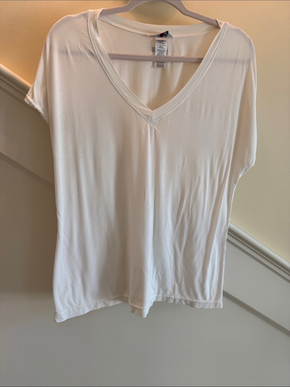 Hard Tail White V-Neck Short Sleeve Tee